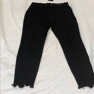 Fashion Nova Black Cropped Jeans